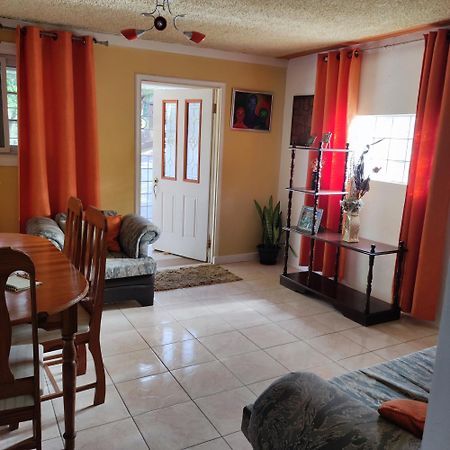 Gables Vacation Rentals With Private Gated Parking Onsite Knockpatrick Buitenkant foto