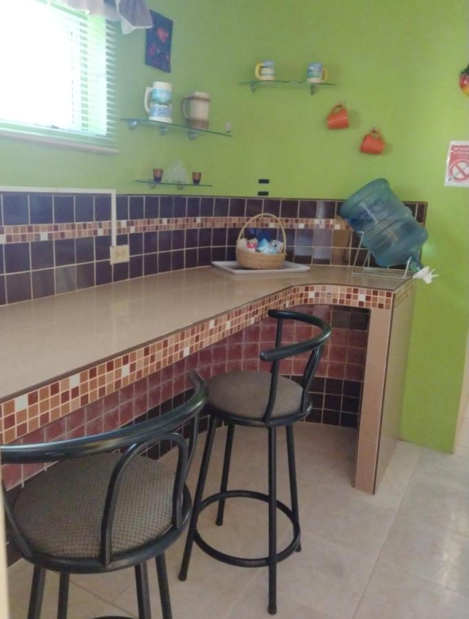 Gables Vacation Rentals With Private Gated Parking Onsite Knockpatrick Buitenkant foto