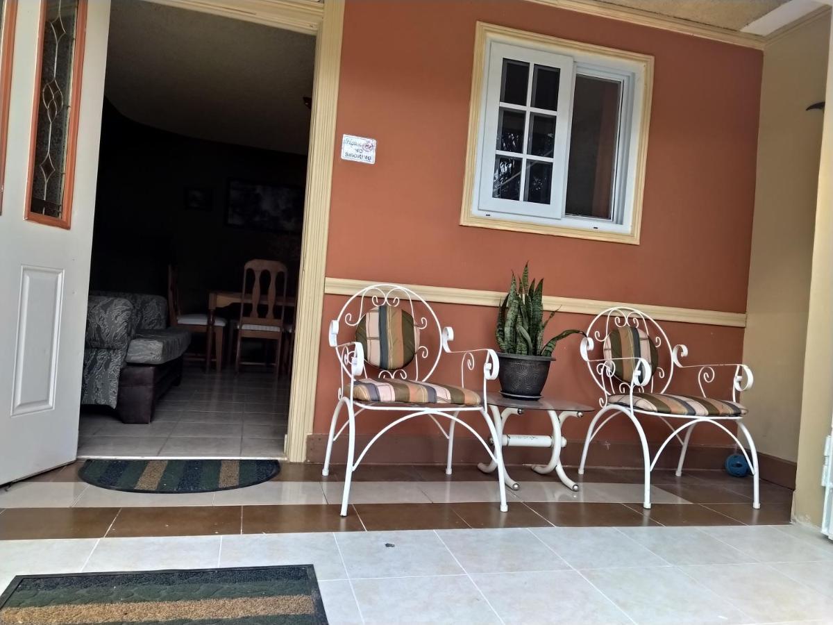Gables Vacation Rentals With Private Gated Parking Onsite Knockpatrick Buitenkant foto