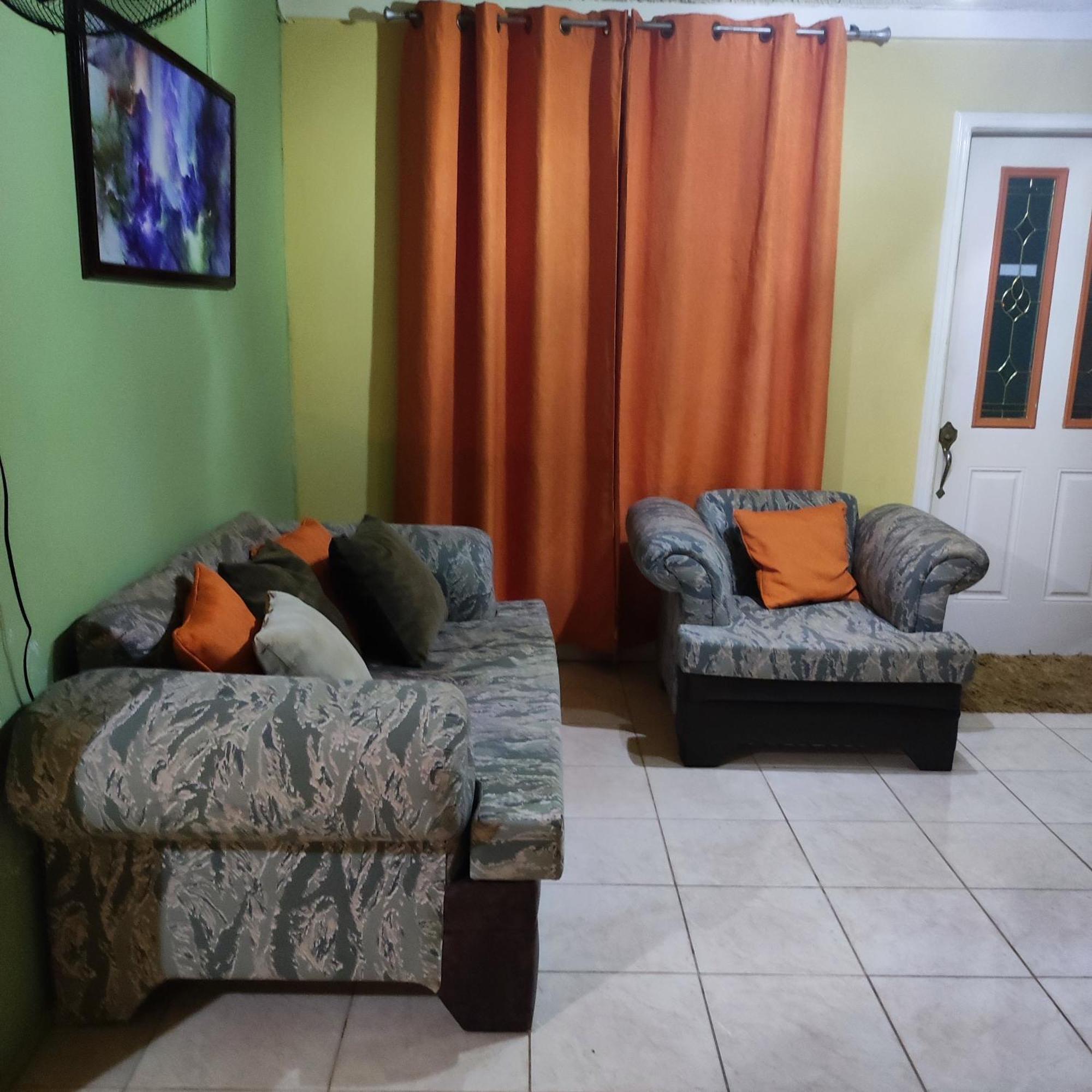 Gables Vacation Rentals With Private Gated Parking Onsite Knockpatrick Buitenkant foto