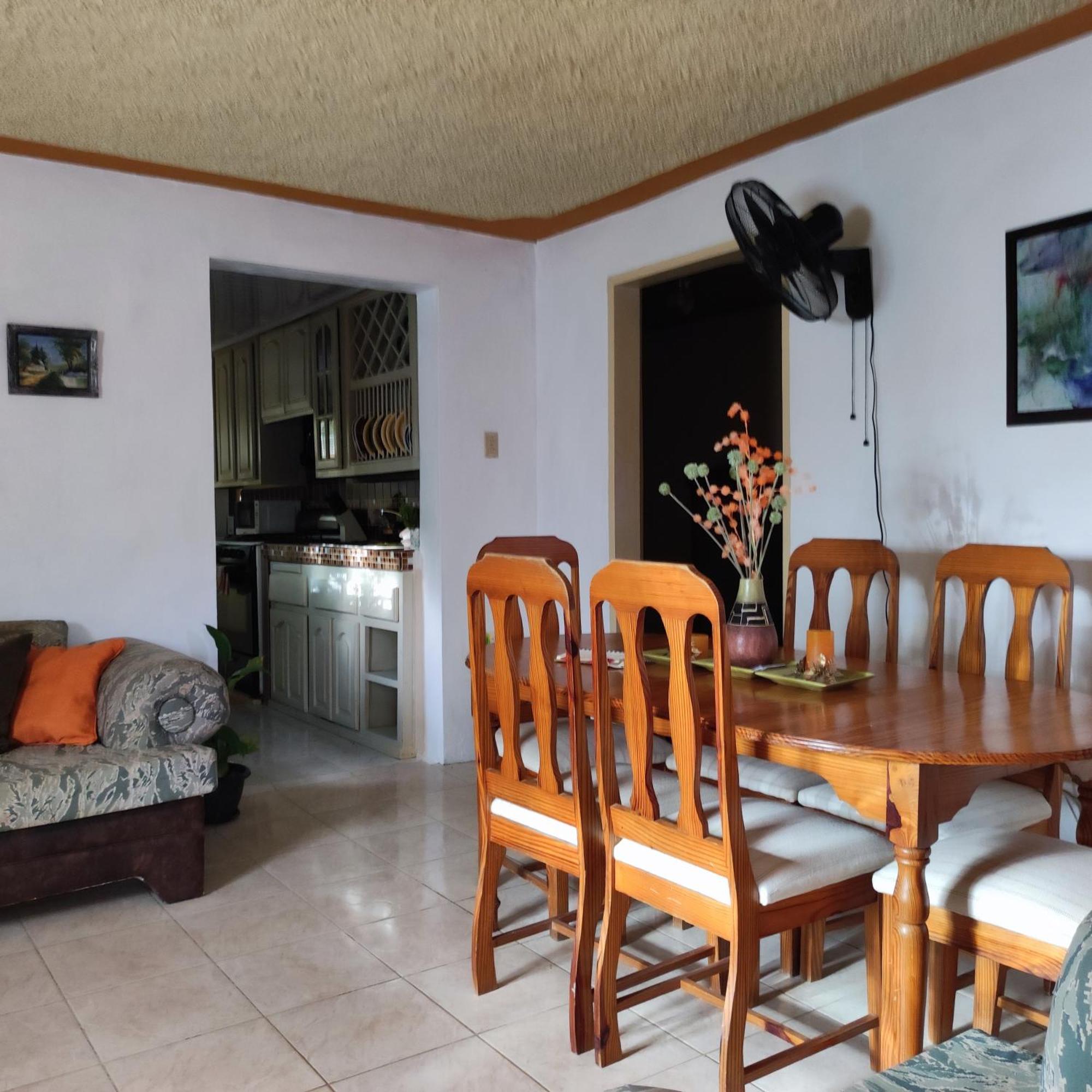 Gables Vacation Rentals With Private Gated Parking Onsite Knockpatrick Buitenkant foto
